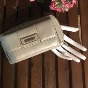 Kenneth Cole Production women’s wallet